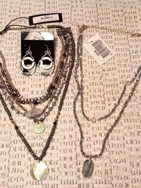 NEW gray / silver tones multi-layer lot of 2 necklaces & pair of earrings